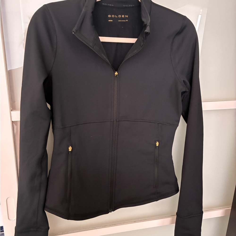 Aritzia “butter distance” zip activewear jacket, Medium